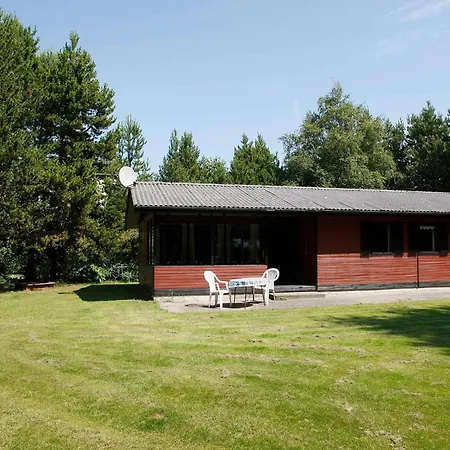 6 Person In Hals-by Traum Hals