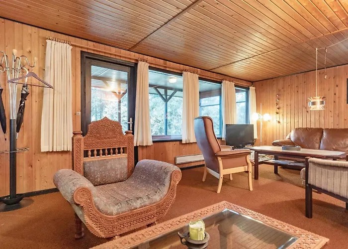 6 Person In Hals-by Traum Semesterbostad Hals